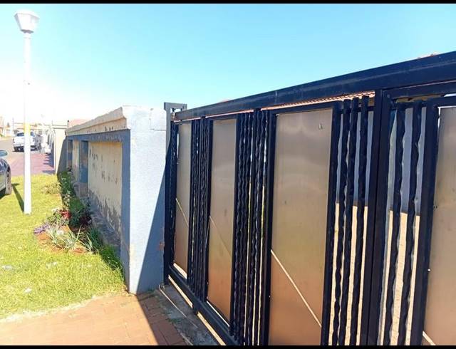 3 BEDROOM HOUSE FOR SALE IN DAWN PARK EXT